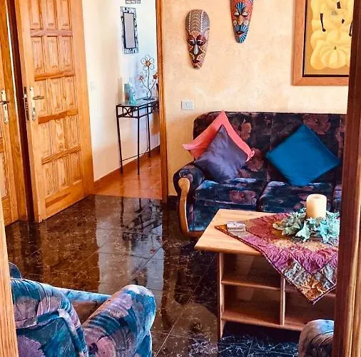 Naomi's House * Fasnia