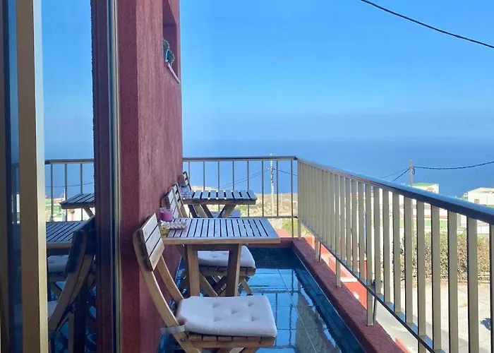 Naomi's House Fasnia